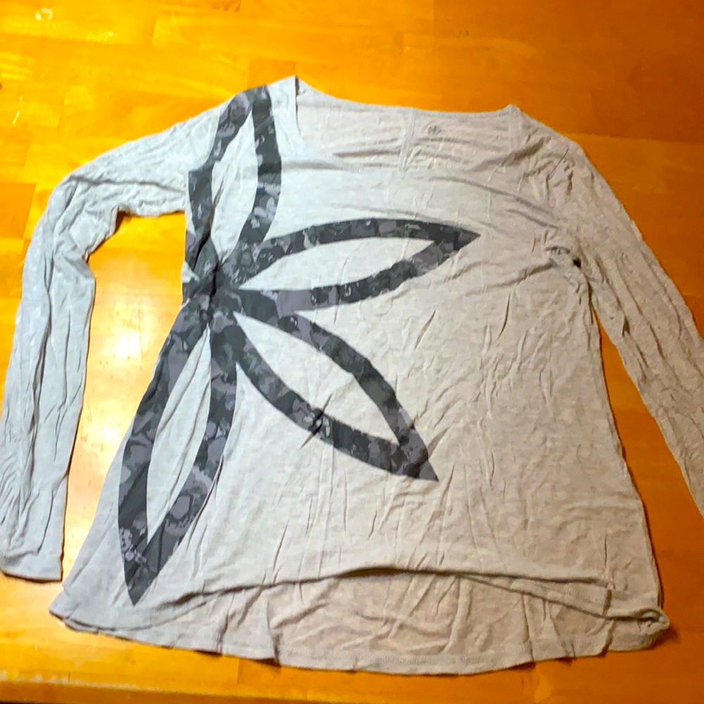 Gai long sleeve top